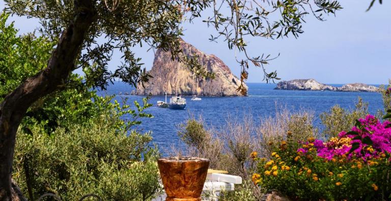 Sicilia Orientale e Arcipelago delle Eolie